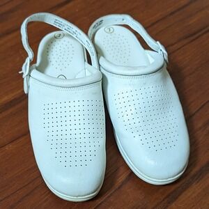 Dr. Scholl's White Clogs Size 7 With Strap